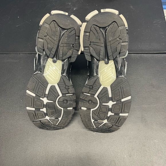 Balenciaga Black and White Running Shoes - Picture 3 of 7